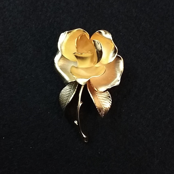 Jewelry - Rose pin Jewelry - Rose pin